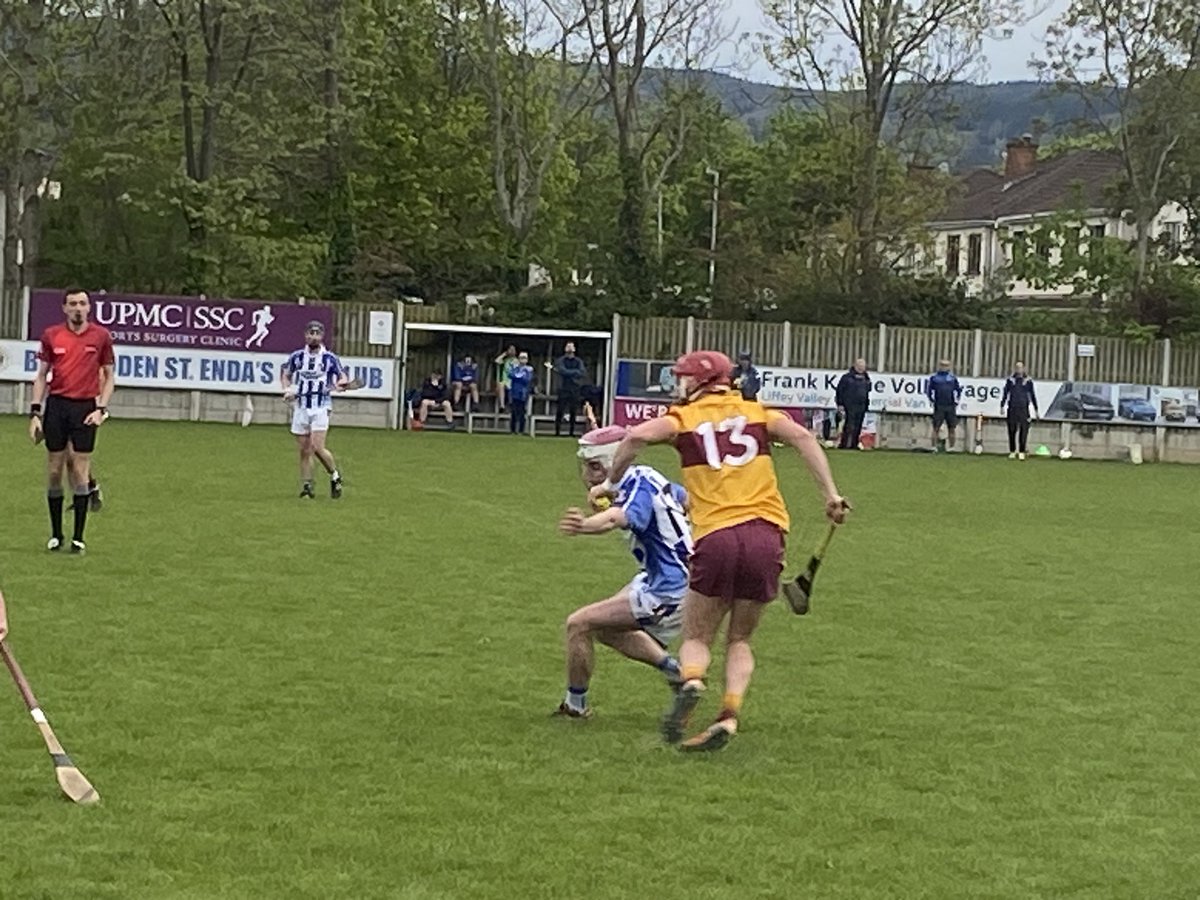 Iomáint Roinn 1 Baile Buadáin Naomh Éanna B 0-9 Craobh Chiaráin 1-9. Sé nóiméad sa dara leath caite.