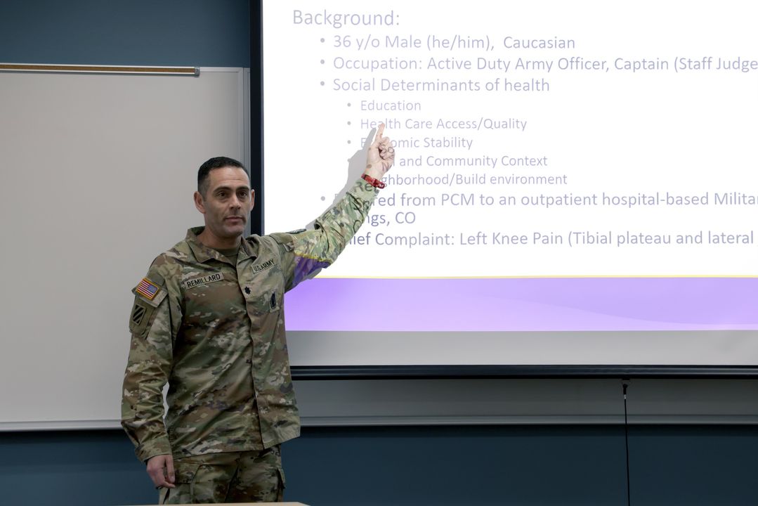 uwsphealth's tweet photo. Physical therapy is the fastest growing medical sector in the U.S. Army? Lt. Col. Christopher Remillard from @usarec visited the #UWSP Doctor of Physical Therapy program to shed light on a case study w/ a ruck march patient during Grand Rounds Presentation Series May 1.  #UWSPDPT https://t.co/1haqbG6arS