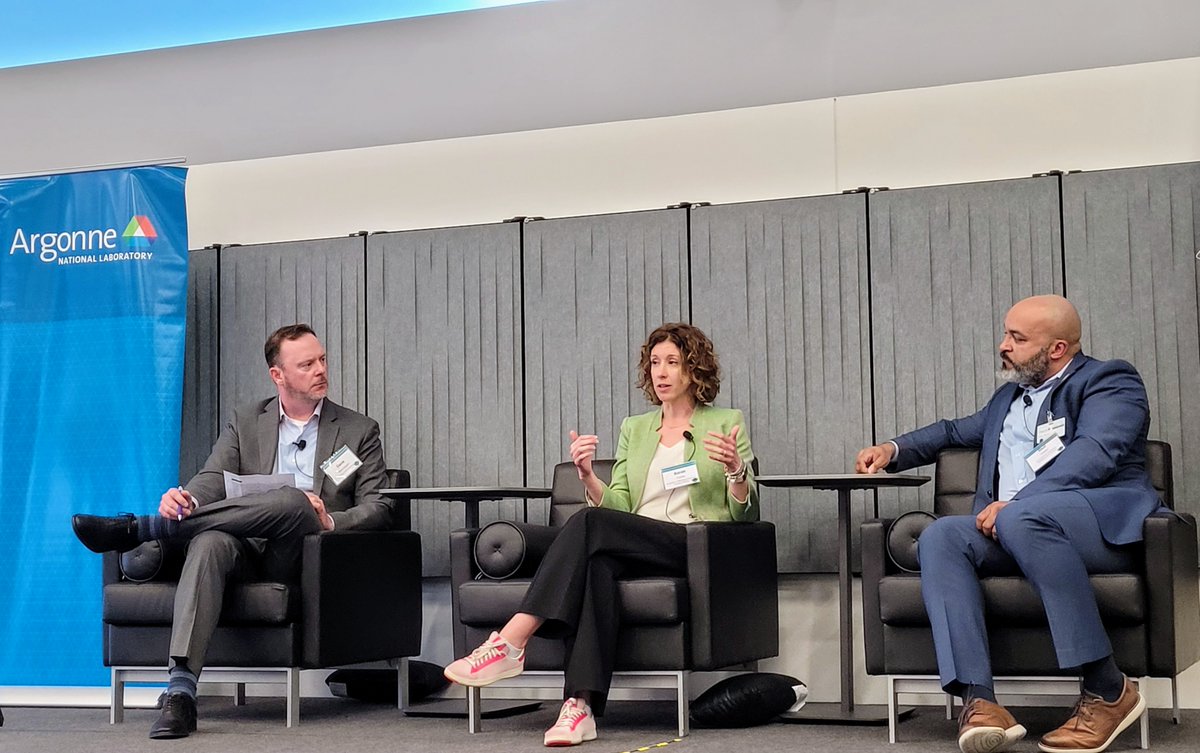 EDA’s Deputy Asst. Secy. Craig Buerstatte and Chicago Regional Director Susan Brehm talked about driving resiliency through place-based economic development on Day 2 of the EDA-supported National Economic Resilience Forum at @Argonne National Lab in Illinois.
