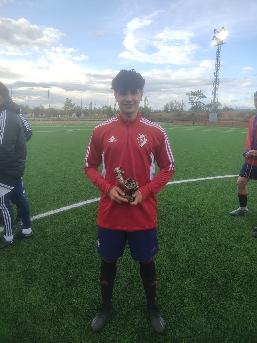 Osasuna campeón del torneo, ganando 4-0 al Falcesino, 3-1 al Athletic y la final 1-0 al Huesca 
<a href="/Ihintzz/">Ihintz Arriaga</a> MVP