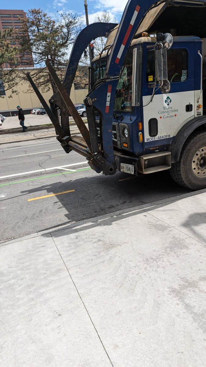 @Ward2Hamilton pretty sure they're not supposed to use the bicycle lanes to pick up garbage at the McMaster residence building. Anyone to report this to?