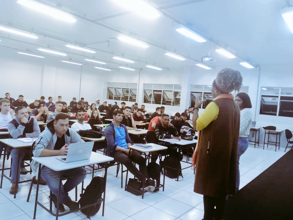 Rilkeis's tweet photo. Ótima palestra sobre Relações Humanas Étinoco Racais @Curitiba_PMC e @unisenai Estamos todos nesta luta contra o #racism https://t.co/8eeAy2jcXJ