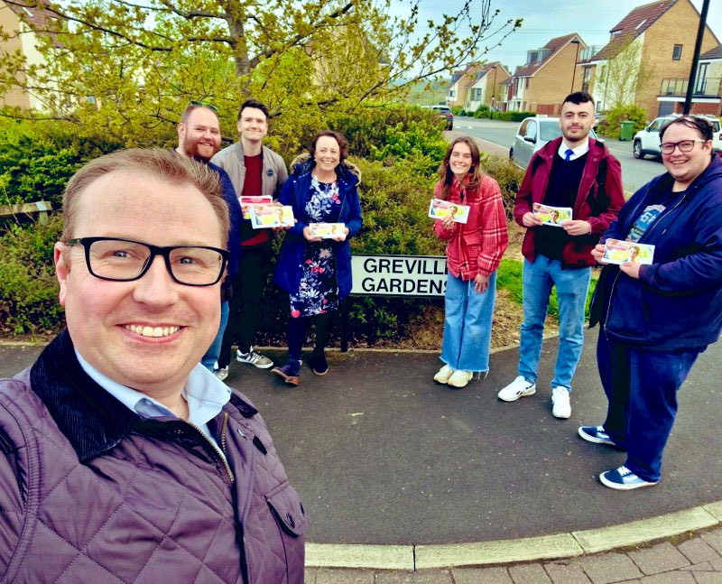 Lovely evening on Newcastle Great Park with @NewcastleLabour Castle Ward candidate Andrew Herridge. Great to see residents supporting Andrew, @KiMcGuinness for North East Mayor & @SusanDungworth for Police Commissioner. Don’t forget to use all 3 votes for Labour #VoteLabour 🌹