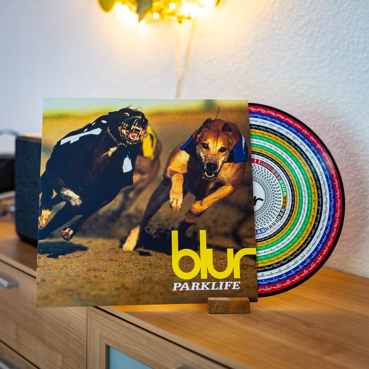 Blur - Parklife…

Unboxing: buff.ly/3waMN0w

#blur #parklife #limitededition #parlophonerecords #picturedisc #zoetrope #recordstoreday #recordstoreday2024 #rsd #rsd2024 #reissue #vinylundclub