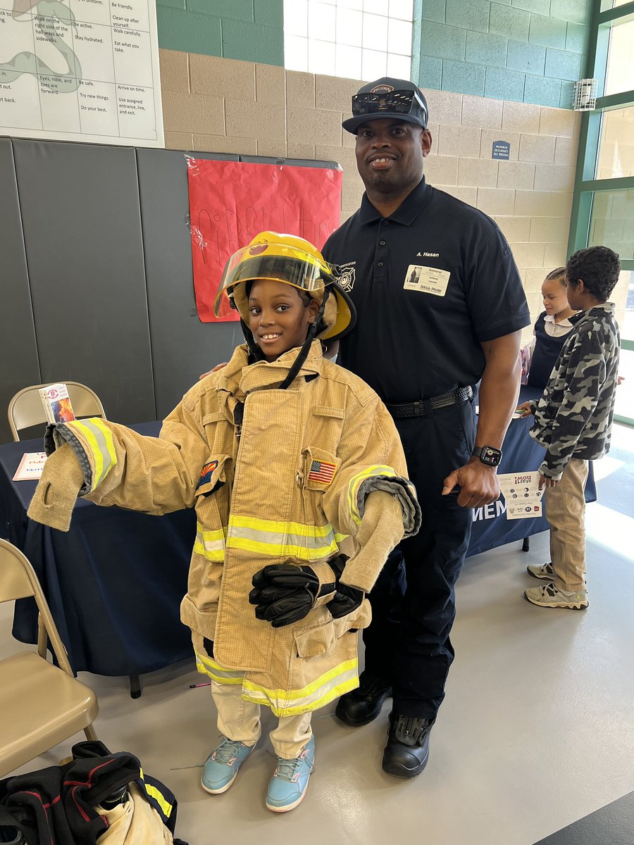 Congratulations to our counselors Sheely Farms Sidewinders @TollesonESD for planning such a successful, mostly student-led career day! Grateful for all the partners that came to share their careers with our treasures! #Hereforthekids #Noexceptions