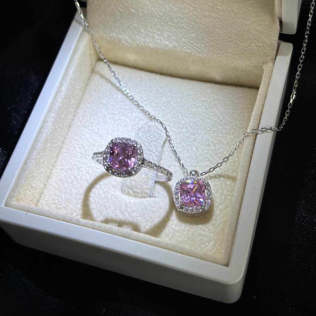 Baget Swarovski Taşlı Set..💗

Tweeti beğen, yoruma kalp bırak, bizden sürpriz DM bekle..😍🥰