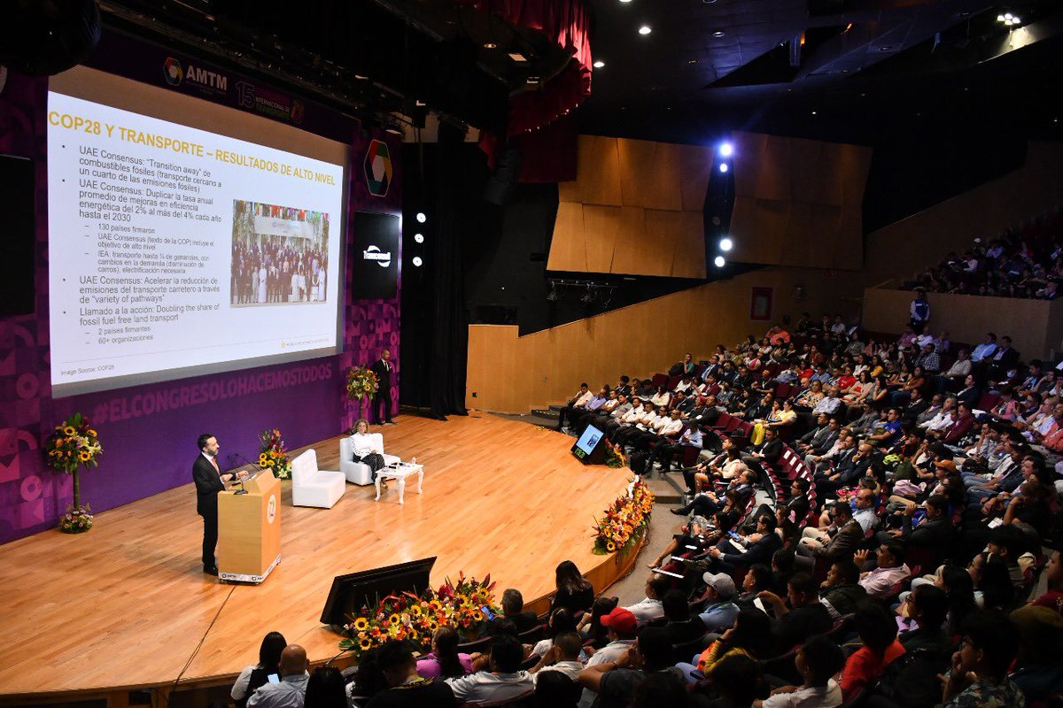 Hace unos días participé en el congreso de la @AMTM_AC, a quienes agradezco la invitación, para hablar sobre objetivos globales y de financiación del transporte y el cambio climático. Excelente espacio para compartir objetivos y retos comunes de los sistemas de transporte. #15CIT