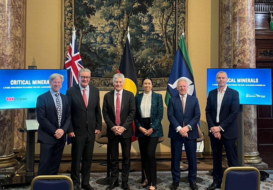 This evening, the @AusUKChamber came to @AusHouseLondon for a panel discussion on #criticalminerals featuring former HC the Hon @AlexanderDowner AC, Mark Dooley of @Macquarie and David Scrivener of @Westpac.