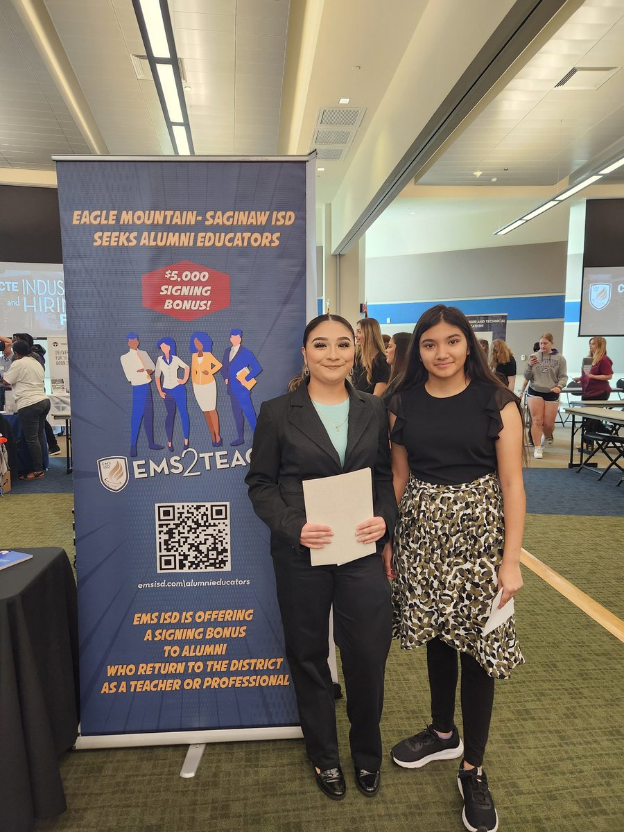 HCTCeducation's tweet photo. @HCTCeducation Interns networking with @emsisdhr @NorthwestYMCA @ymcafortworth @CtcHollenstein Hiring Fair #hctcready #emsproud https://t.co/ikJlX4hH8G