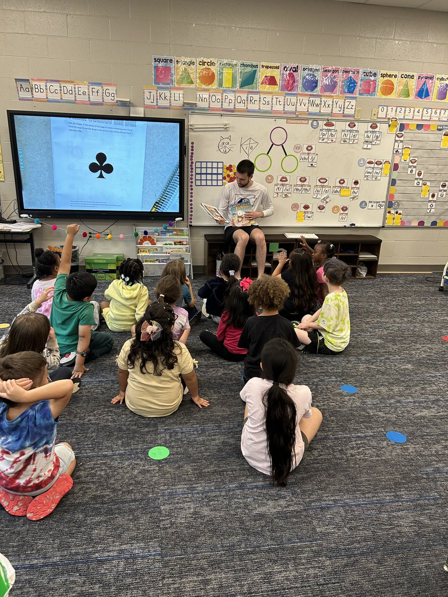 Had a fantastic time today at Morrison Elementary for our last day of Learning With The Lions for the spring semester! We are super excited for our last High Five Friday this week! 🦁🏀| #Family