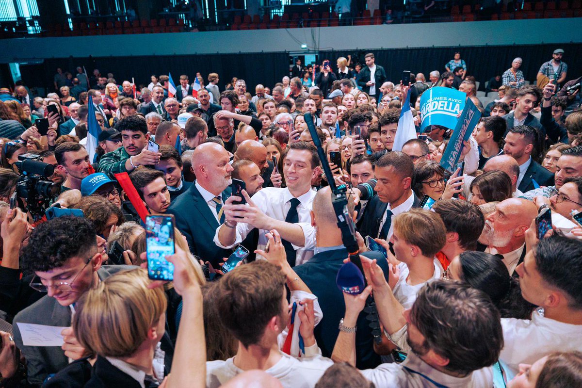 🔵 C’était Perpignan ! Vous étiez plus de 3000 présents, dans deux salles, pour soutenir @J_Bardella et nos 35 premiers candidats. Merci à chacun d’entre vous pour cette force que vous nous transmettez chaque jour ! #VivementLe9Juin