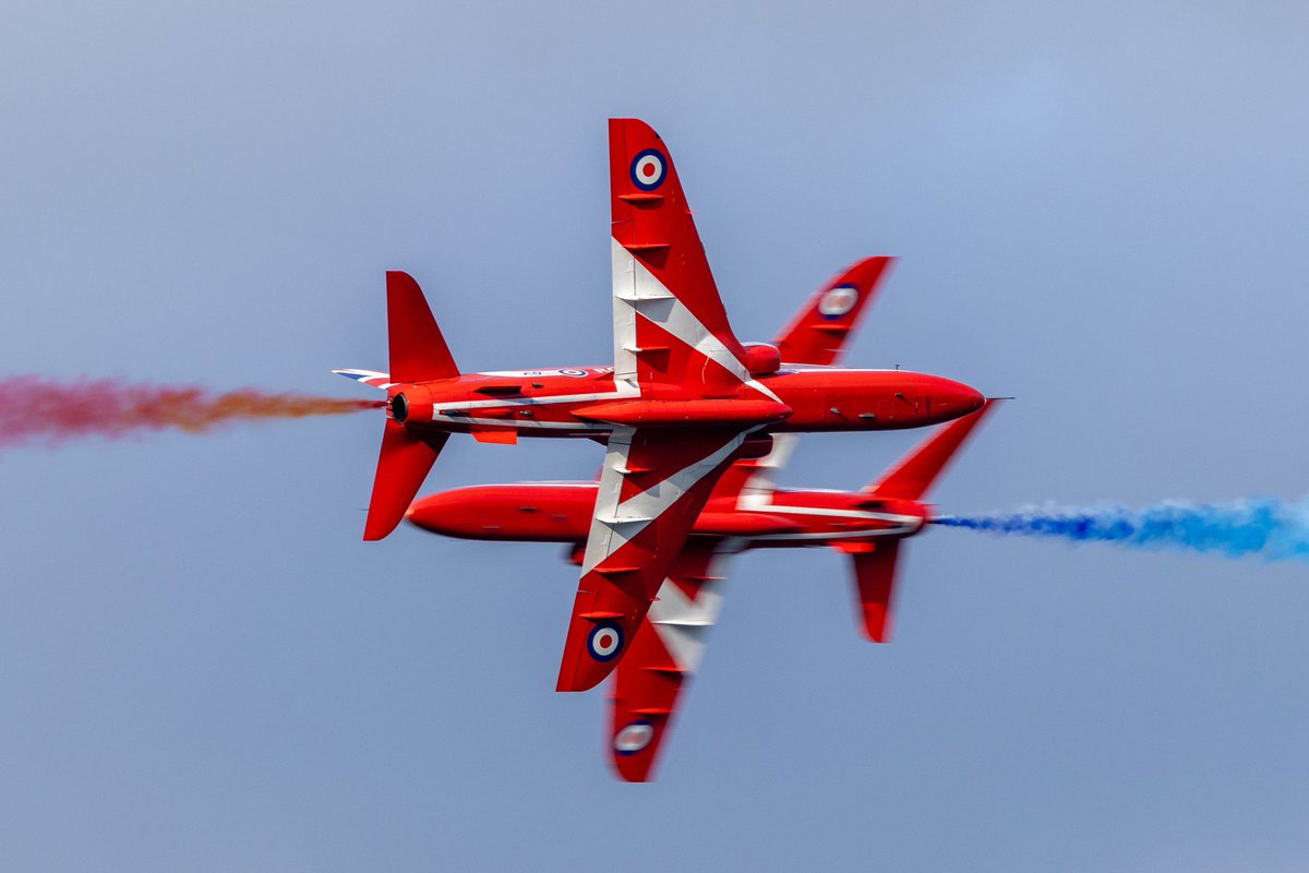 Synchro Crossover #springhawk #redarrows