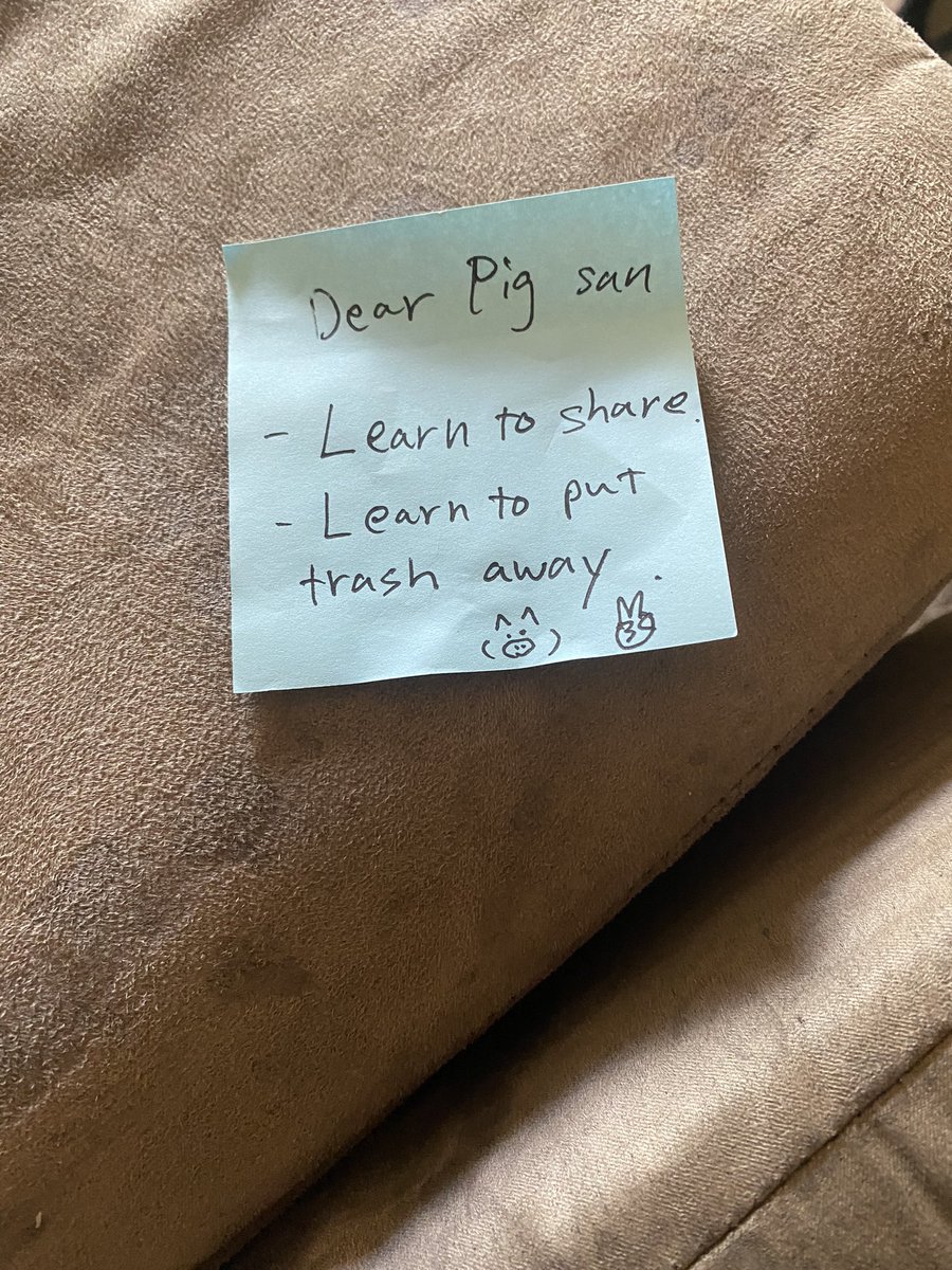 bbpostyy's tweet image. and look at this note my mom left for my dad bc he was eating the shit that's meant to be put into my school lunches lol. she's so 👲🏻 for this