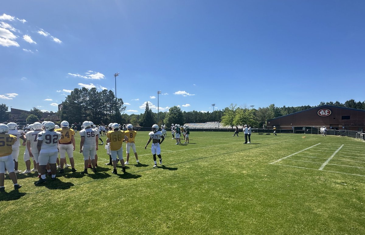 📍Mill Creek HS (Ga.) Getting my first look at #Alabama LB commit @lukeMetz25 + others on another impressive roster Hawks went 12-1 last season reaching the third round of the Class 7A playoffs More to come on @Bama_247