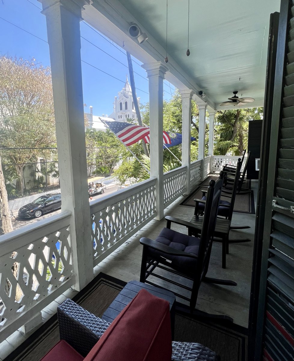 Grab a drink, a rocking chair, and let your vacation commence 🍹🪑😎
.
.
.
#oldtownmanor #keywest #flkeys #lovefl #petfriendly #bedandbreakfast #duvalstreet #oldtownkeywest #florida #boutiquehotel #hotel #historicinn #keywestvacation #keywesttravel #keywesthotel