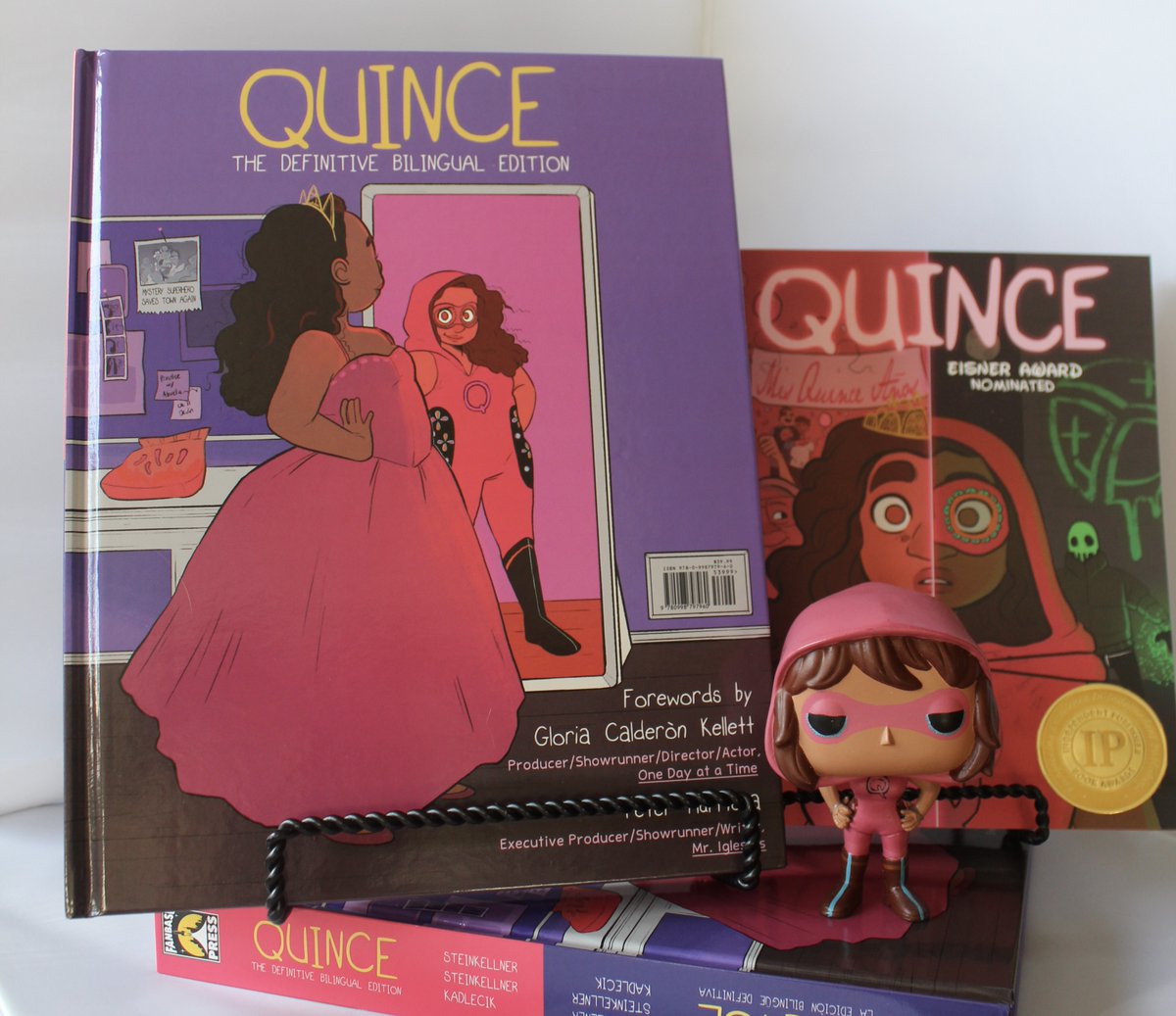 .@QuinceComic: The Definitive #Bilingual Edition hardcover contains BOTH the Spanish & English versions of the Eisner-nominated series! In print on @Fanbase_Press & @amazon! #Quince #EduComix #LibComix #quinceañera #Comics #Latinx #Schools #Libraries fanbasepress.ecrater.com/p/34892900/qui…