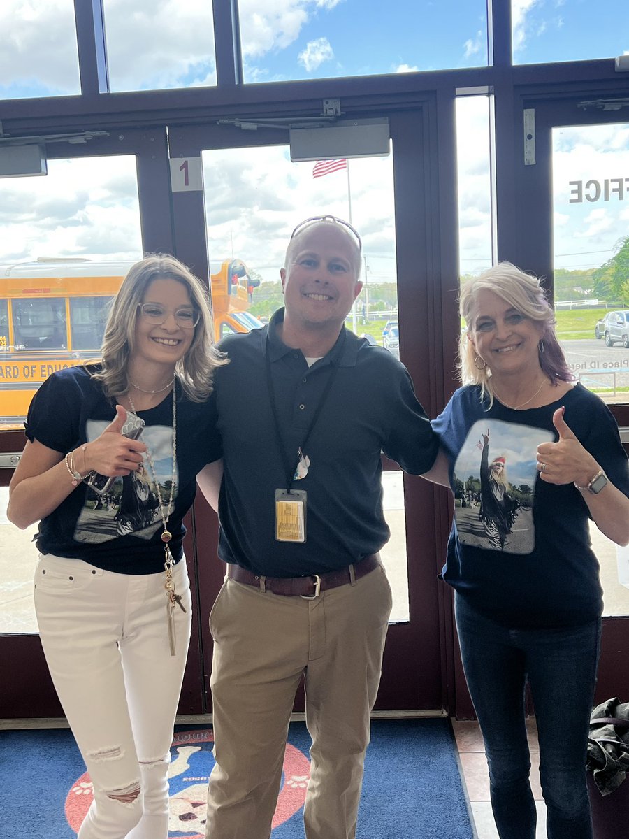 Ray Gredder (@raygredder) on Twitter photo Iām a very lucky principal to lead a staff that can bring me a smile on any given day. Thank you Bulldogs, the pleasure is all mine. <a href="/HowellMemorial/">Memorial Elementary</a> #WorkHardBeKindGoBulldogs Iām a very lucky principal to lead a staff that can bring me a smile on any given day. Thank you Bulldogs, the pleasure is all mine. <a href="/HowellMemorial/">Memorial Elementary</a> #WorkHardBeKindGoBulldogs