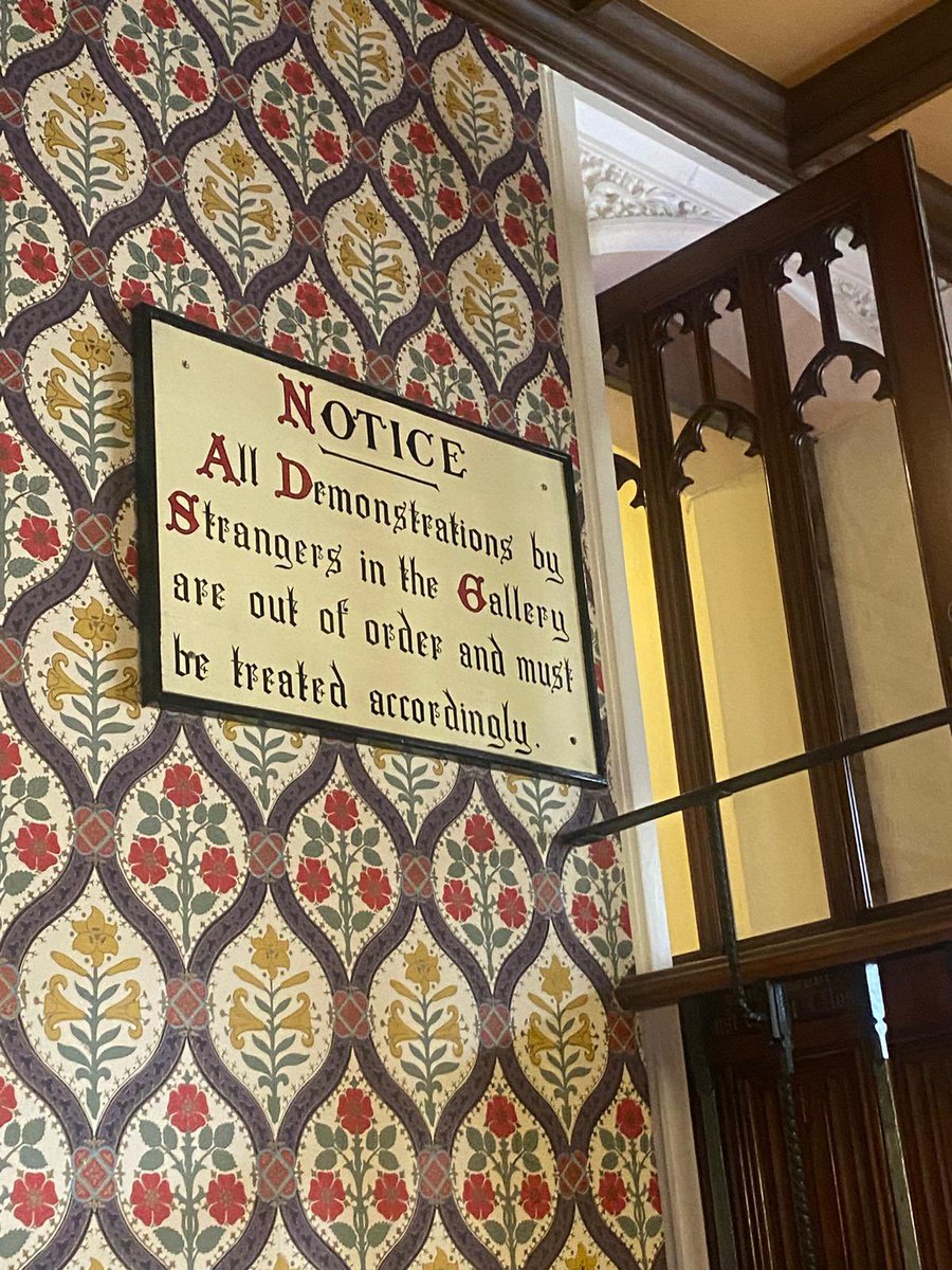 Building safety amendments to the Leasehold & Freehold Reform Bill were debated in the Lords today. Demonstations might be out of order in the gallery 👇 … but so was the lacklustre government response. Supportive peers will need to move more amendments at Report Stage… 1/2