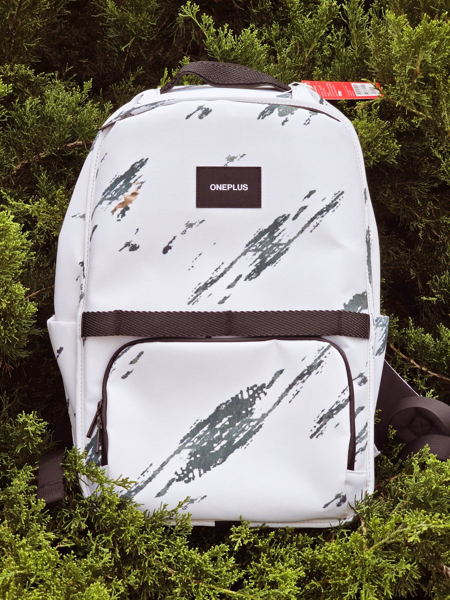 Just got this from a backpack company that also happens to make phones😅 Seriously though, OnePlus makes some of the best backpacks. This is the OnePlus Adventure backpack in the Fresh Snow color. #OnePlus