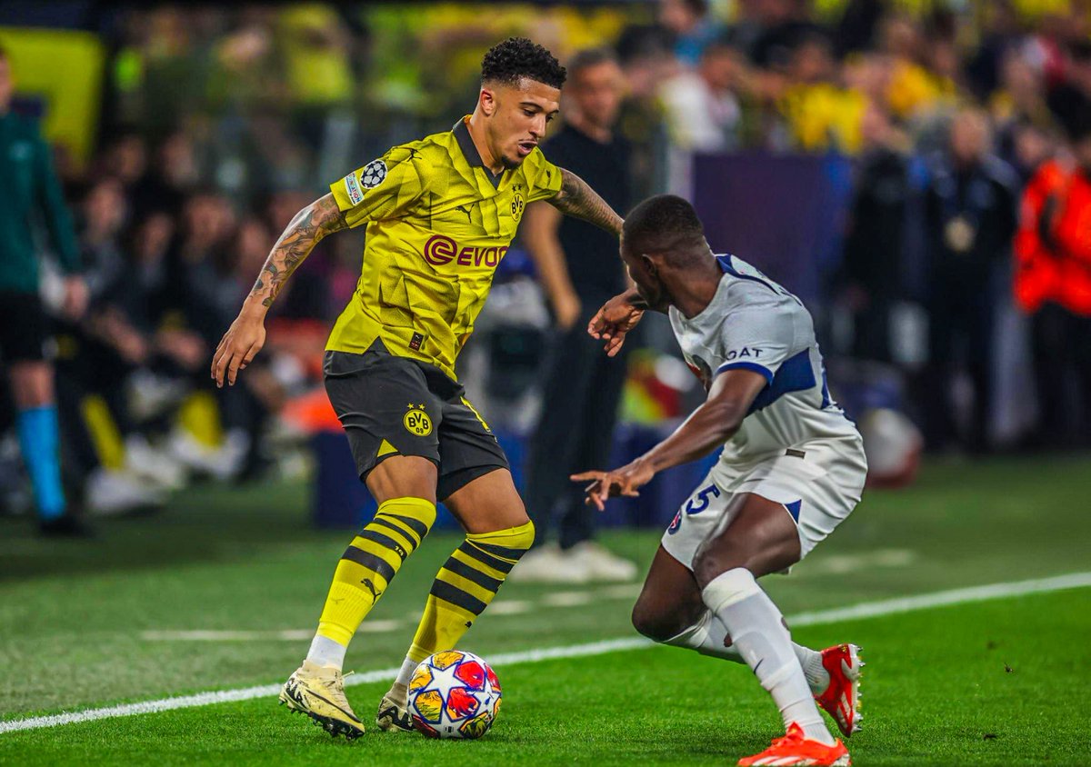 🏴󠁧󠁢󠁥󠁮󠁧󠁿 Jadon Sancho playing with great confidence tonight, he has completed 7 dribbles already. 👏⚡️