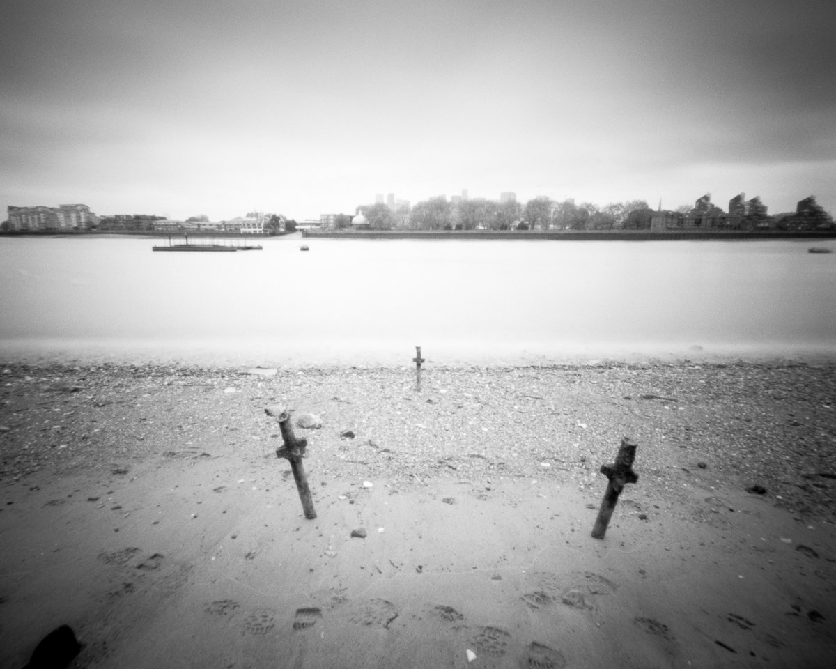 Greenwich foreshore, London. From the #Worldpinholeday photowalk.

Taken with an Ondu 4x5 Rise Pinhole camera and Fomapan 200 developed in Bellini HC 1+63.

#pinhole #ondupinhole #believeinfilm #filmphotography #4x5 #largeformat #greenwich #sheheartsfilm #lensless #wppd