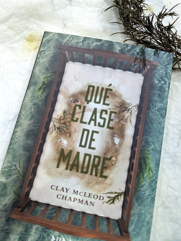 Comienzo la lectura de #QuéClaseDeMadre de @claymcleod y traducido por @CristinaMacia. 💥Primera novela que leo de un gran guionista al que le debemos la serie de Marvel Carnage, American Vampire y ORIGINS entre otros.