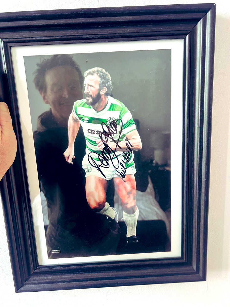 Happy Birthday to the legend and gentlemen that is Daniel Fergus McGrain. Thanks to John Paul at @ACSOMPOD and the bhoys who gave me this great image! Always proud of my Papa Tommy Reilly who had a say in Danny walking into Paradise! HH 💚 @CelticFC