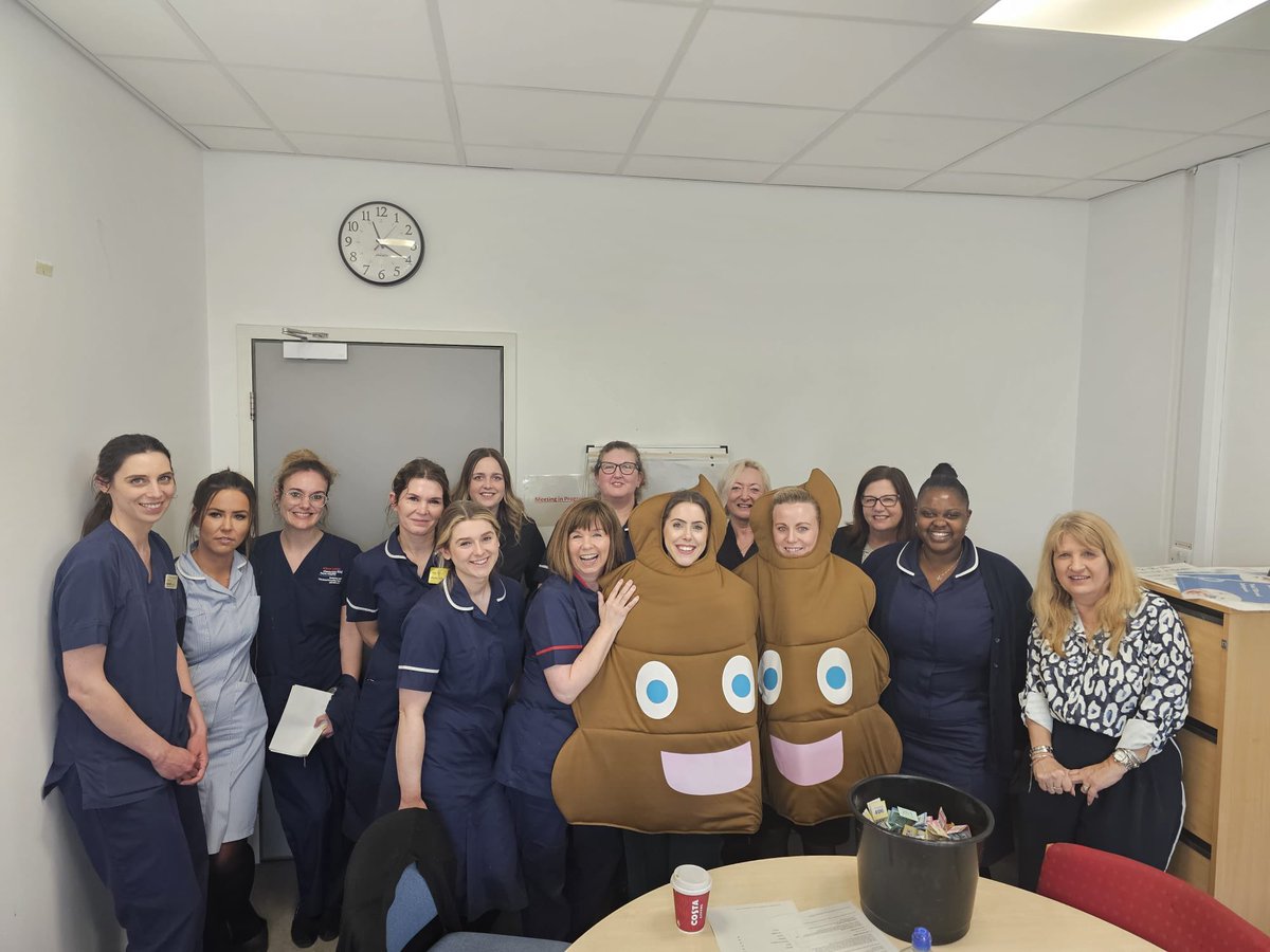 Today myself and my amazing ASM dressed up to draw the bowel cancer screening raffle in aid of @BowelbabeF to honour @bowelbabe I am incredibly lucky to manage one of the highest performing screen centres in the uk @royalhospital #earlydetectionofadenoma