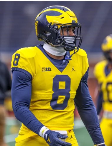 Blessed to receive an offer from The University of Michigan🙏🏾@coachmaye3 @luc_brian @coachcook55 @fye251 @PRIMEDEVELOP251 @HallTechSports1 @BenThomasPreps @TheUCReport @IconsRegion @PrepRedzoneAL @adamgorney @AABonNBC @On3Recruits @Rivals @247Sports @BHoward_11