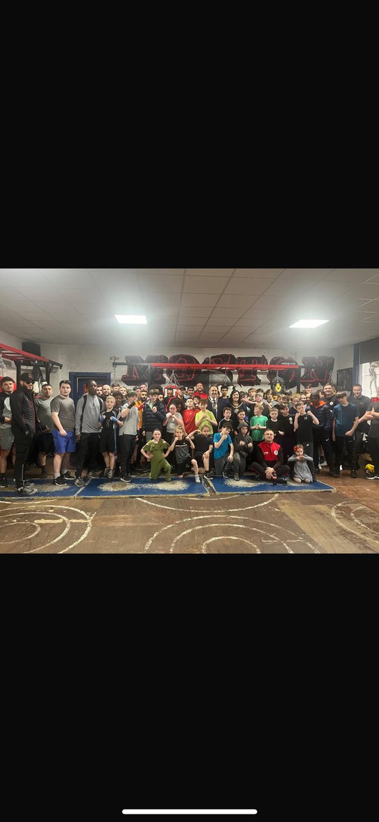 Great having the Lord Mayor down tonight at the gym <a href="/Yasmine_Dar/">Yasmine Dar</a> talking about the club and plans for the future <a href="/MHBRobs/">Martin Roberts</a> <a href="/tommymcd80/">Thomas Mcdonagh</a> <a href="/BlackFlashPromo/">Black Flash Promotions (Pat Barrett)</a> <a href="/DrDeborahJump/">Dr Deborah Jump</a> #collyhurstandmostonabc <a href="/The0161Project/">The 0161-Project</a>