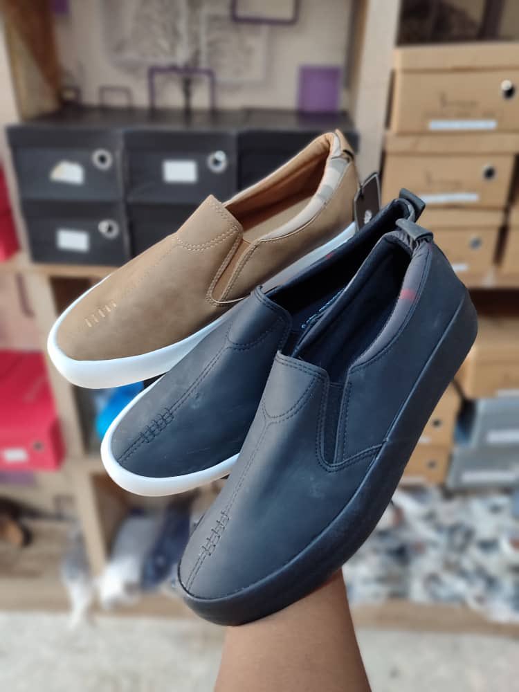 Quality sneakers,

Price: N13,000

Location Kaduna (delivery nationwide)