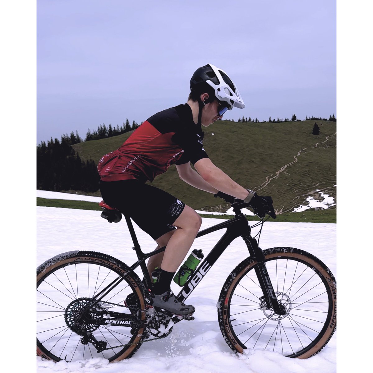 Tamed the partly snow-covered peak of the Kampenwand. Tried a few different editing styles on all of the photos. @affinitybyserif #affinityphoto #nofilterneeded #nofilter #mtb #mtbphotography #mtbtraining #cubebikes #mtblife #mountainphotography #iphonephotography #madeinaffinity