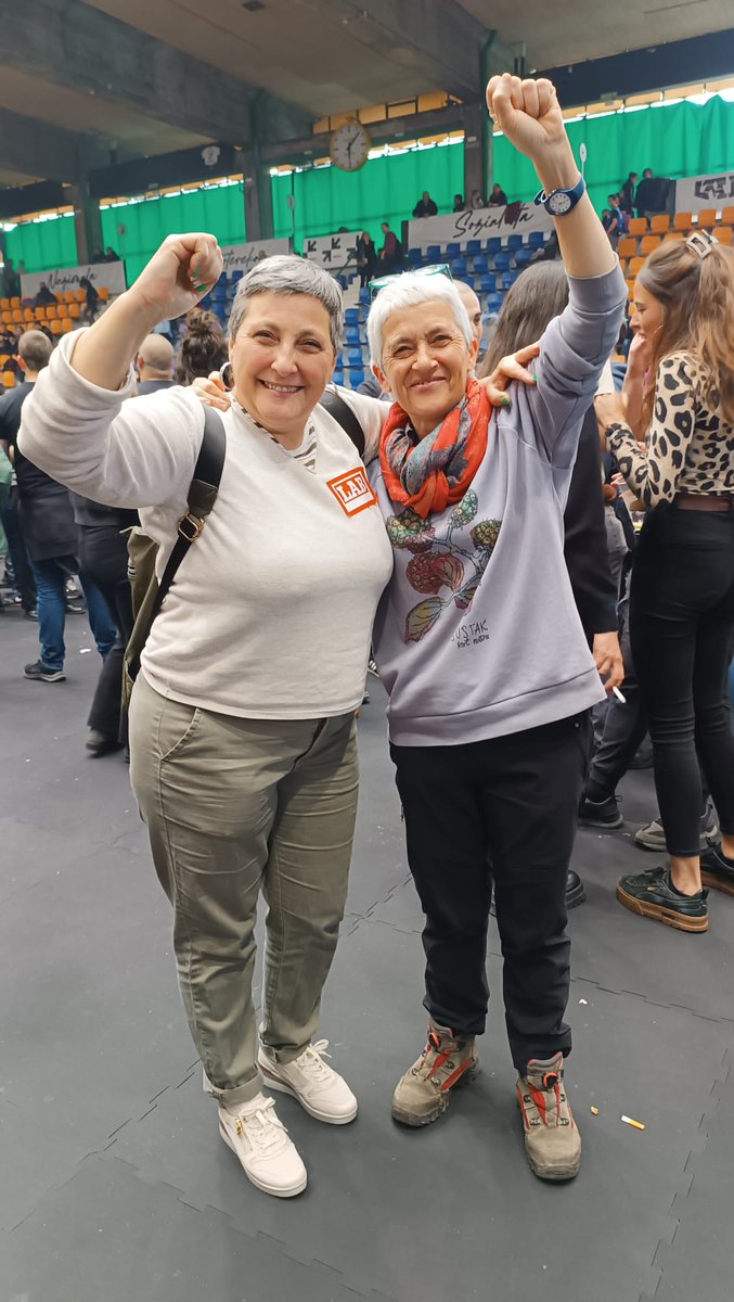 Iruñan
Celebrando el 50 aniversario de LAB

Borroka bai 
jaia ere bai 
Gora langileon borroka