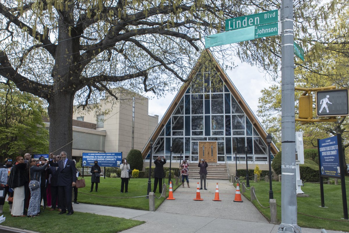 Last week, @CMNantashaW joined neighbors and colleagues in government to co-name a section of Linden Boulevard in honor of the late Reverend Robert Ross Johnson, a founding pastor of St. Albans Congregational Church and spiritual leader from Southeast Queens.