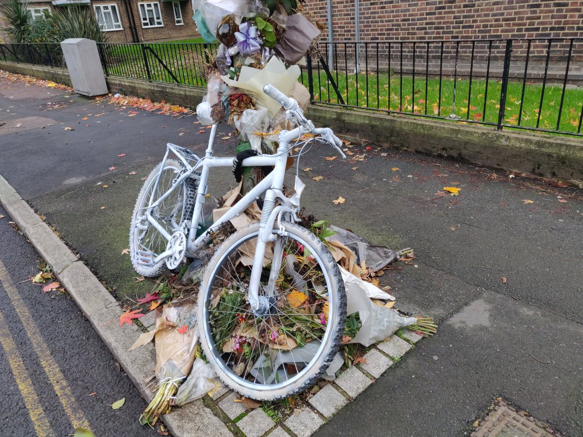 📢 Info call out re: Whiston Road ghost bike installed to remember Gao Gao. The tree the bike is attached to is going to be replaced. Does anyone know who donated the ghost bike & has the key to the lock, so it can be removed and stored safely somewhere until it finds a new home?