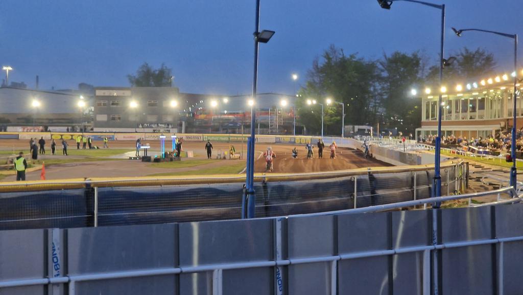 I love the speedway <a href="/OxfordSpeedway/">Oxford Speedway</a>