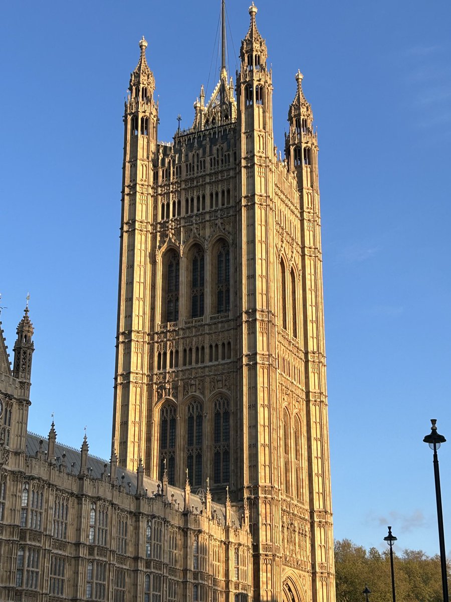 Finally some sun and blue skies in London… for another day of meetings before off to Glasgow tomorrow to talk to final years