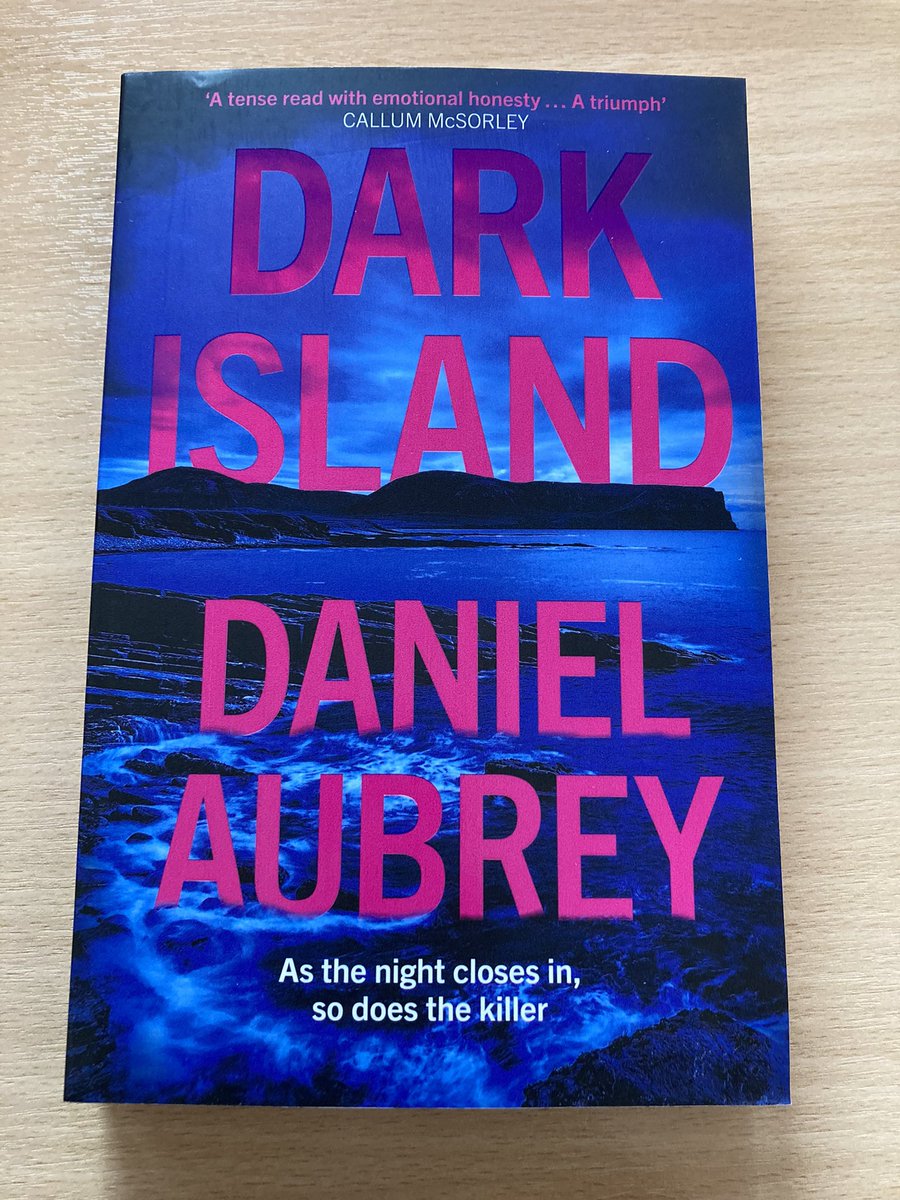 Very pleased to announce that @SpacemanDan13 will be chatting & signing in @wstonesdurham on Saturday 25 May! @HarperNorthUK @HarperInsider #DarkIsland free event! Signing 11am. Chatting 10am. See you there.