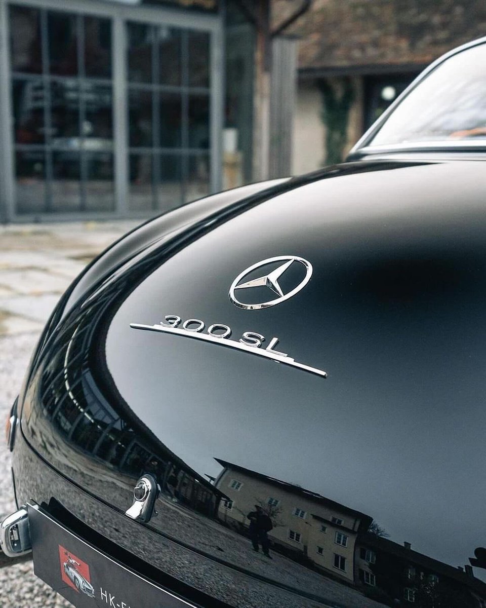 The 300SL is perhaps the most beautiful and timeless of all the supercars. This stunning example in black shows the lines beautifully. 📸: @phil.beis Follow @oldtimegarage For Daily car content (All rights® are reserved & belong to their respective owners)