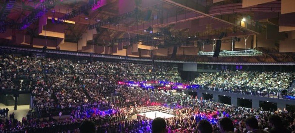 The size of the crowd in Italy 🇮🇹🇮🇹🇮🇹🇮🇹 

#WWEBologna

📸 - @Luca_Gersich