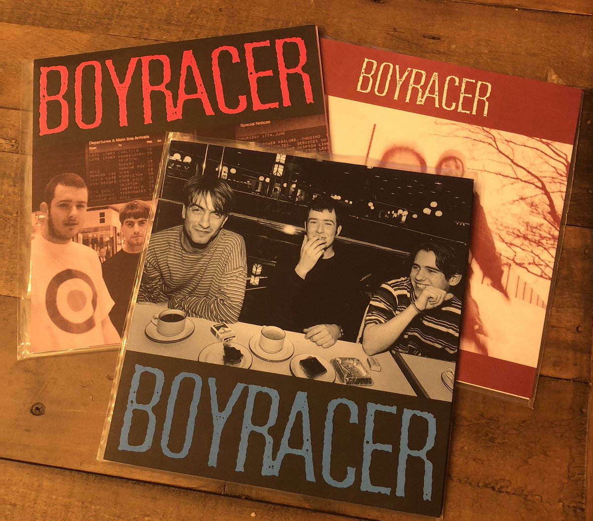 @durutti74 I’ll throw Boyracer into the mix. Already a fan and snapping up every track I could find, for them to join Sarah Records that I was also a huge fan of was just amazing! The B Is For Boyracer 7” is probably the most played Sarah 7” I have! Pure Punk Perfection #Top20SarahRecords