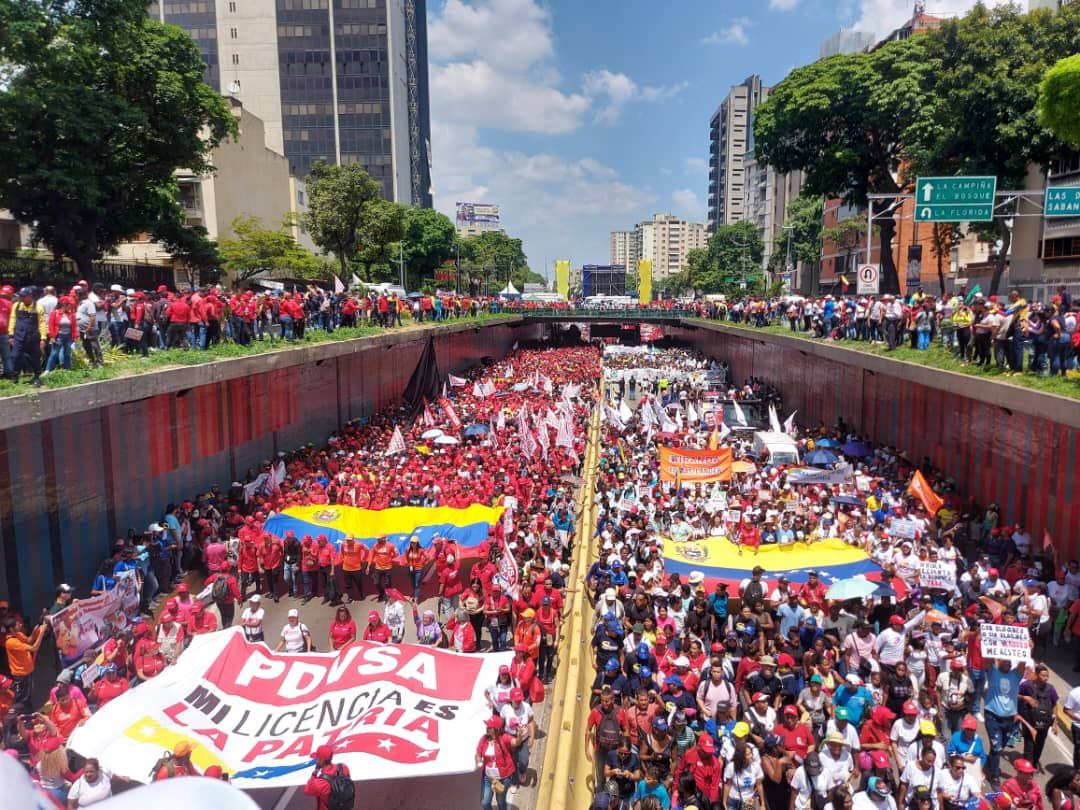 🇻🇪 Multitudinaria la movilización del pueblo venezolano en celebración del Día del Trabajador y Trabajadora y en apoyo al presidente obrero @NicolasMaduro .