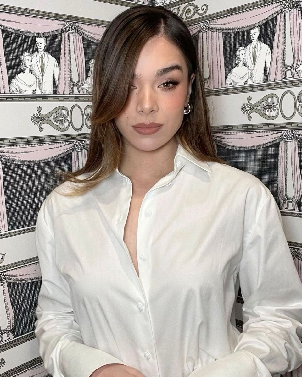 Blessing your timeline with Hailee Steinfeld 😍 #HaileeSteinfeld #SpiderManIntotheSpiderVerse #SpiderManAcrossTheSpiderVerse #Hawkeye #Dickinson #TrueGrit #PitchPerfect2 #PitchPerfect3 #EdgeofSeventeen #Bumblebee #Arcane #EndersGame #WhenMarnieWasThere #beautiful