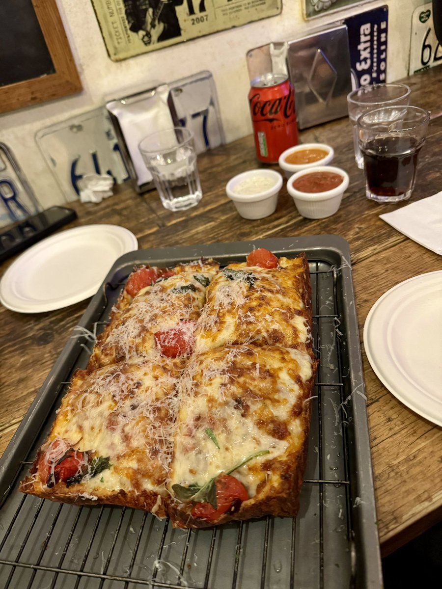 Detroit pizza in London was almost as good as the one I had during KubeCon!