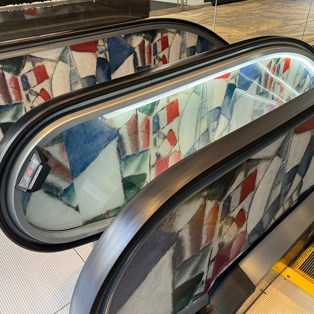 DuggalNYC's tweet image. Duggal enhanced Phillips auction house with vibrant custom displays, guiding visitors and infusing color into the space. 

#CustomDisplays  #DuggalVisualSolutions