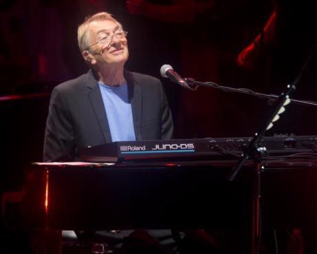 Richard Tandy, the longtime keyboard maestro for the Electric Light Orchestra, has passed away. Praying now for his family and loved ones. May his memory be a blessing. 

#RichardTandy #ELO #JeffLynne @JeffLynnesELO