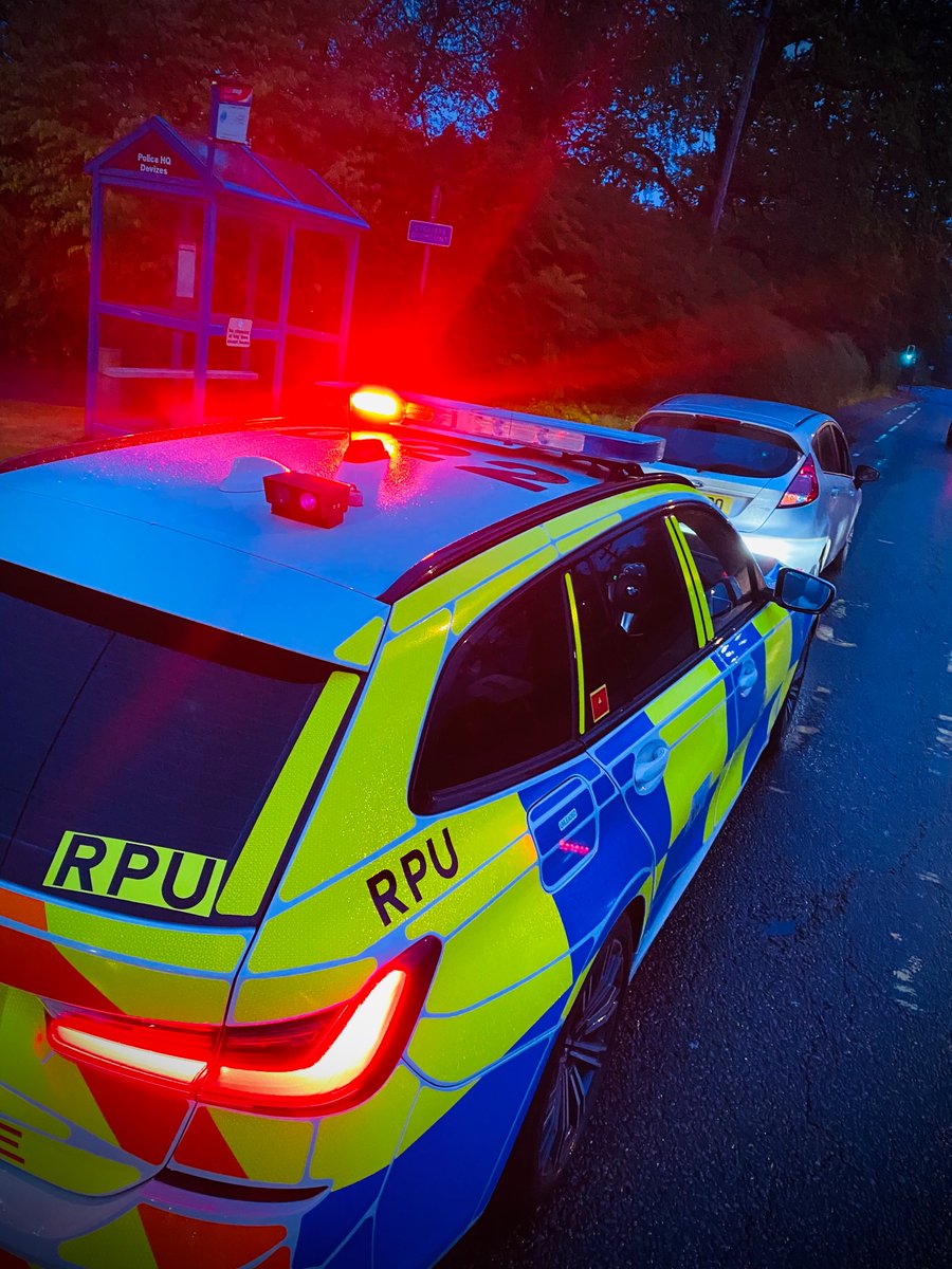 #RPU spotted the fiesta in Devizes driving with no lights on.
A check of the driver revealed they had no insurance.
Vehicle #Seized and what luck they are at the bus stop. @DriveInsured (sticker about to go on!)👌