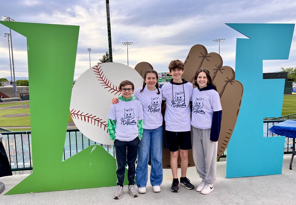 @HHS_Pioneers eleventh grader Reese Korby (second to the left) won the @LynHillcats youth art contest! Her drawing of Southpaw was printed on limited-edition t-shirts and given away to the first 500 fans at the game on Friday night. Talk about a home run! ⚾🧢