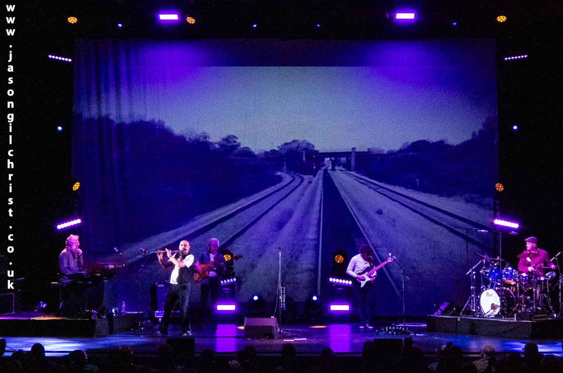 @jethrotull @Ticketline @GCHalls Jethro Tull.
Playing Locomotive Breath🚂.
The Seven Decades Tour.
Glasgow.
Introducing the band:
👈to👉
John O'Hara: piano, keyboards
Ian Anderson: flute, vocals
David Goodier: bass
Jack Clark: guitar
Scott Hammond: drums
#JethroTullTheSevenDecades #LocomotiveBreath #JethroTull