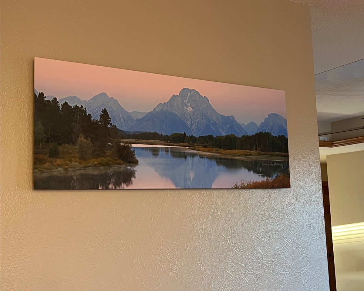 Seeing our clients with their new metal prints makes our day! Thank you for choosing us to add a touch of art to your space. 🖼✨
ow.ly/9NMC50RtzjF